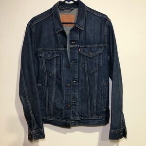MEN’S VINTAGE LEVIS ORIGINAL RIVETED JEAN JACKET, SIZE M, IN NEW CONDITION